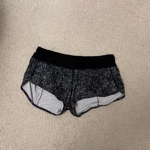 Lulu Lemon Speed Up Shorts 2.5"